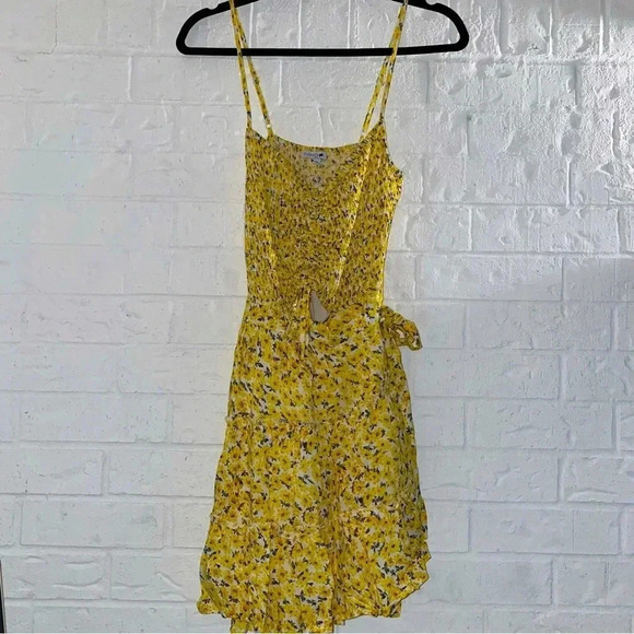 Fashion Nova Size Medium Mini Wrap Dress CutOut Floral Yellow - Picture 1 of 9